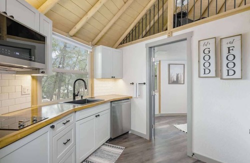 Canyon Lake Cabin | Stargazer Luxe-Yurt with private Hot Tub