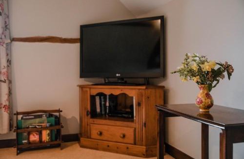 Westbrook Court Apartment | Stargazer's Loft