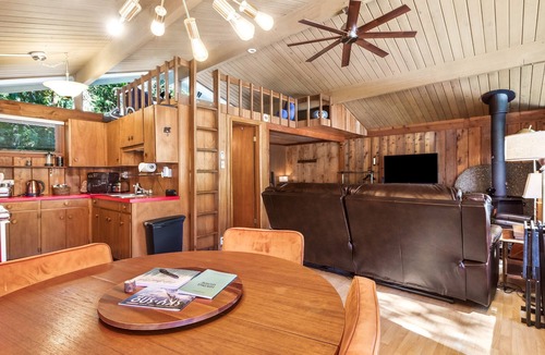 Gold Bar Cabin | Stargazer Studio - riverfront pet-friendly cabin