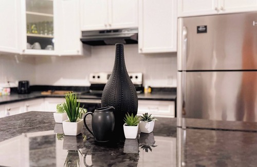 Kingston House | Stargazer’s Haven
