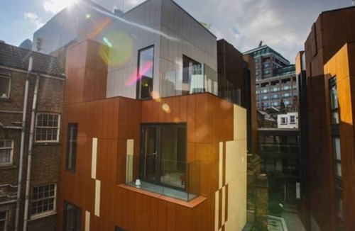 Bishopsgate Apartment | Stark Studio at Room Home Stay