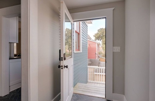 Thomas Square House | Starland Grey Upstairs Flat
