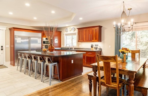 Mill Creek House | Starlight Cottage Country Chic Getaway Near Mill Creek, Snohomish, & Woodinville