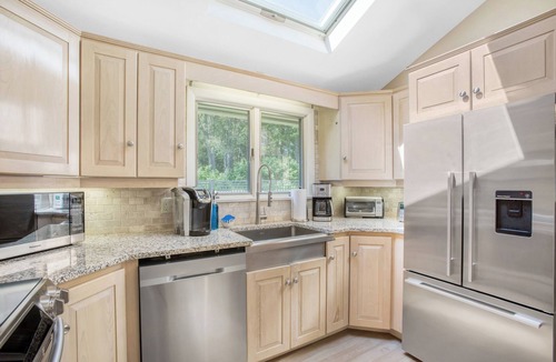 Tenants Harbor House | Starlight Deck House: Village house