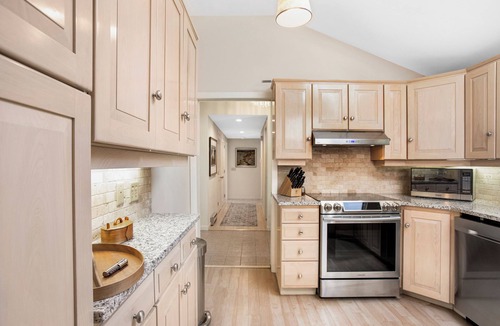 Tenants Harbor House | Starlight Deck House: Village house