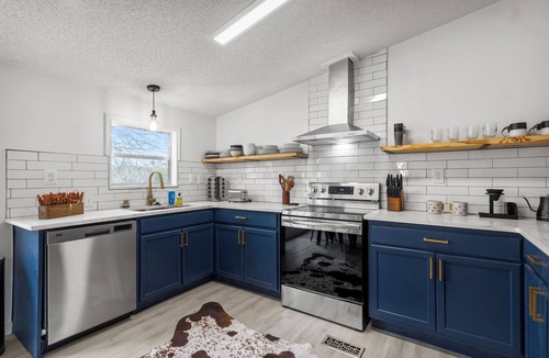 Canyon Lake Cabin | Starlight Horizon 4 Cabins (3 Bed Each) Pool, Firepits, Sleeps up to 32