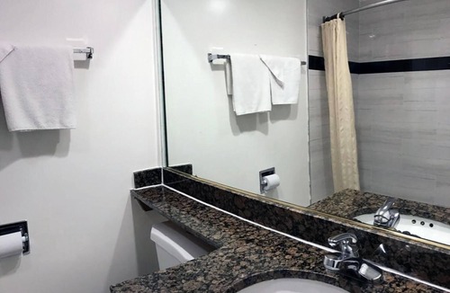 Winnetka Hotel | Starlight Inn Canoga Park