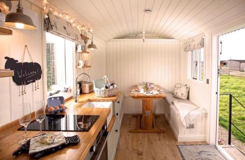 Faringdon House | Starlight Shepherd Hut
