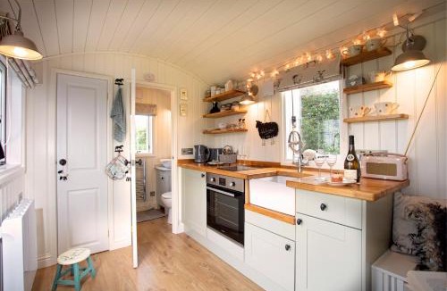 Faringdon House | Starlight Shepherd Hut