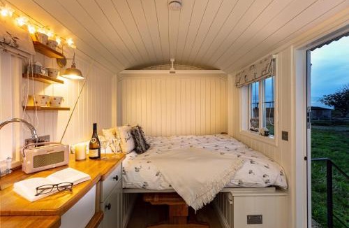 Faringdon House | Starlight Shepherd Hut