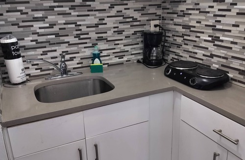 Parkside Apartment | "Starline Studios" Hollywood 115