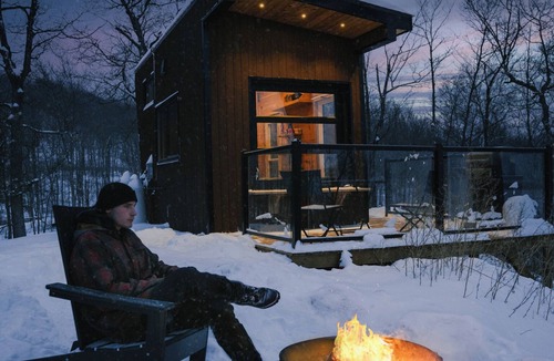 Calabogie Cabin | Starling Cabin | Off-grid Wilderness Adventure