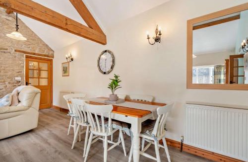 Newton-on-Rawcliffe House | Starling cottage