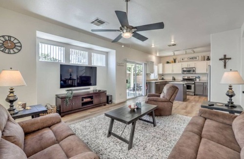 North Las Vegas House | Starling Mesa - Extended Stay Modern Vegas