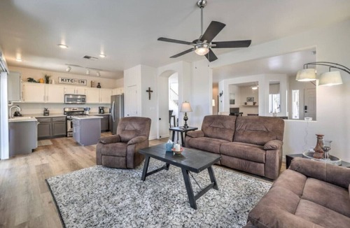 North Las Vegas House | Starling Mesa - Extended Stay Modern Vegas