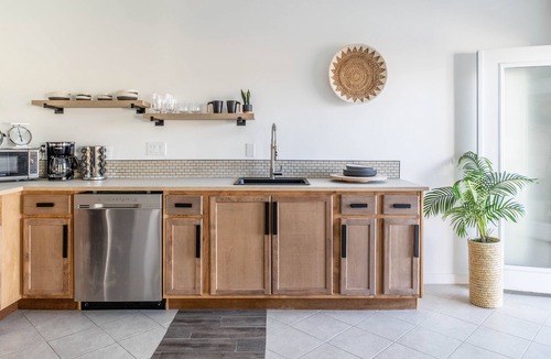 Desert Hot Springs Apartment | Starlit Nights Getaway w/Soaking Tub