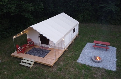 Cassville RV Rental | Starlit Nights during Nature’s Cozy Retreat