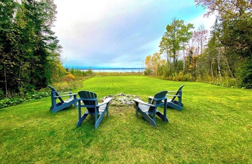 Owen Sound Cottage | Starlit : Private 5 Acres Lakefront Cottage - Georgian Bay