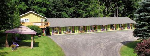 Big Indian Hotel | Starlite Motel & Suites