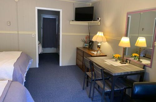 Big Indian Hotel | Starlite Motel & Suites