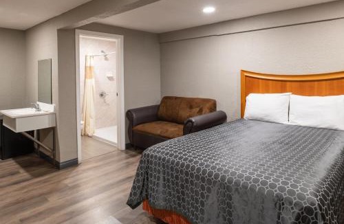 San Bernardino Hotel | Starlite Motel