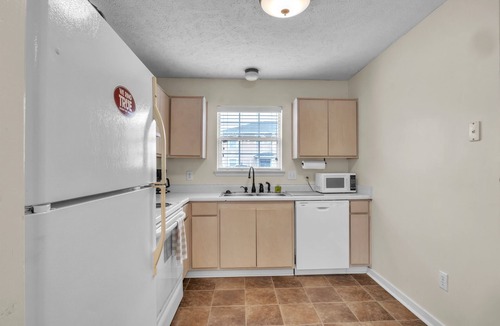 Starkville Apartment | Starr Living, MSU and Oby's, Quiet 3BR Townhome
