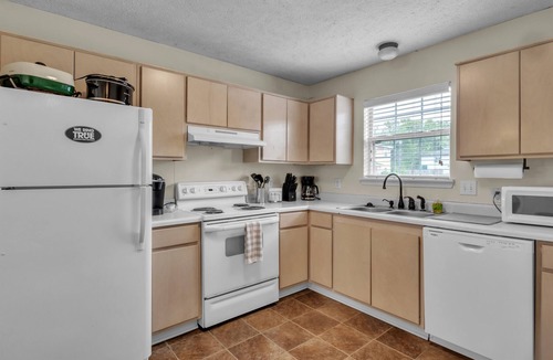 Starkville Apartment | Starr Living, MSU and Oby's, Quiet 3BR Townhome