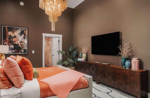 Arts District House | Starr Piano - Roxie and Carraway Suites - 8 Bedrooms