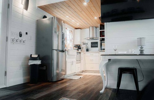 Hillsville House | Starry Snug - A Romantic & Relaxing Getaway