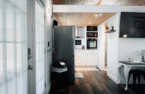 Hillsville House | Starry Snug - A Romantic & Relaxing Getaway