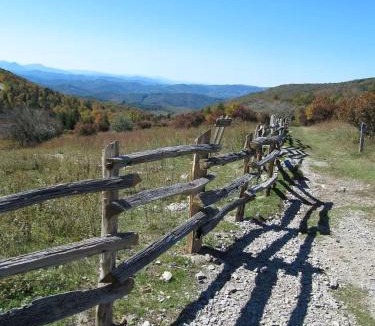 Hillsville House | Starry Snug - A Romantic & Relaxing Getaway