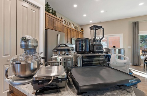 West Yellowstone House | Start Your Yellowstone Story Here! | 1 mi to YNP | Perfect for Families & Groups