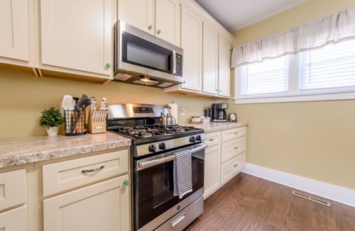 Alpena House | State Ave|Beach|King Beds|Central AC