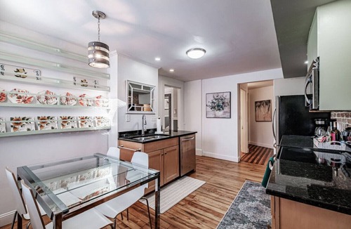 Parkside Apartment | State of Charm | Historic West End Haven