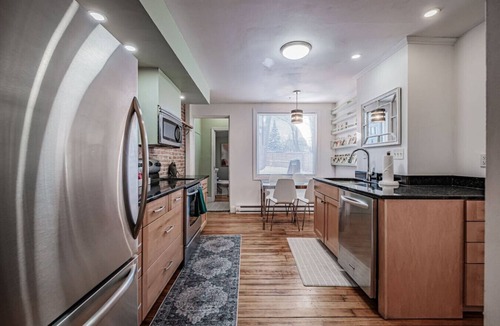 Parkside Apartment | State of Charm | Historic West End Haven