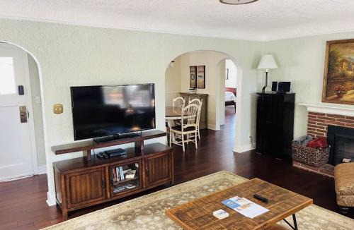 Pullman Apartment | State Street Cottage, Suite 2