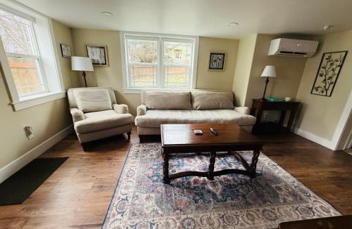 Pullman Apartment | State Street Cottage, Suite 1