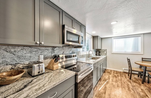 Lakeside Park House | Stateline Retreat: Walk to Gondola & Lake, Hot Tub