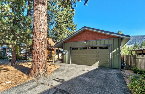 Lakeside Park House | Stateline Retreat: Walk to Gondola & Lake, Hot Tub