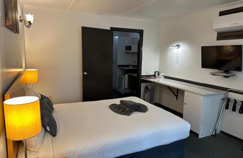 Ararat Hotel | Statesman Motor Inn