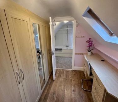 Solihull Bed & Breakfast | Station Approach Solihull Cabin Stays