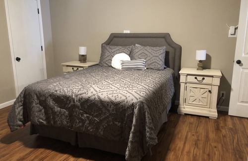 Hannibal Condo | Station House Condo 2 Bed 2 Bath Sleeps 5