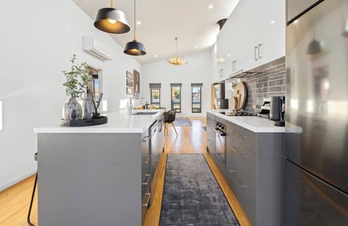 Mansfield House | Station House - Mansfield - Sleeps 8