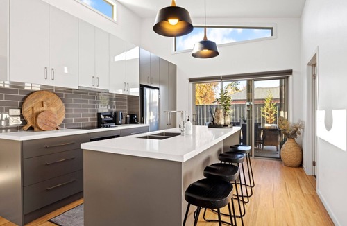 Mansfield House | Station House - Mansfield - Sleeps 8