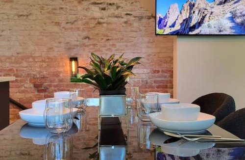 Jacksonville House | Station House Suite A