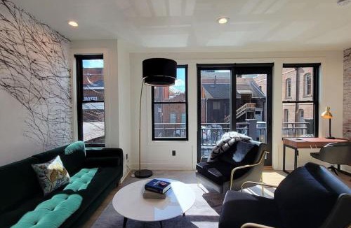 Jacksonville House | Station House Suite B