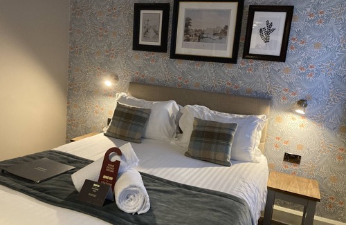 Whitby Hotel | Station Inn