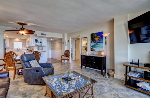 Wrightsville Beach Condo | Station One - 7I Seventh Heaven - Oceanfront condo community pool, tennis