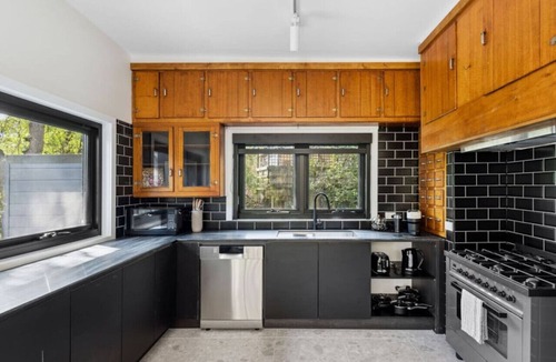 Warburton House | Station Penthouse with Private Spa