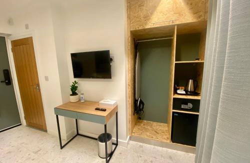 Winchester Apartment | Station Rooms